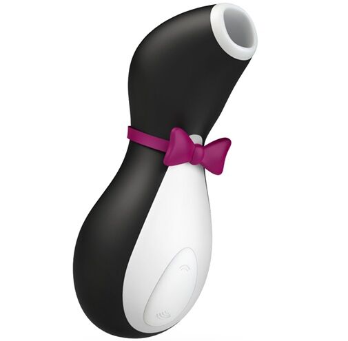 Satisfyer Pro Penguin noir et blanc vu de trois quarts, avec un nœud violet et un embout blanc incliné