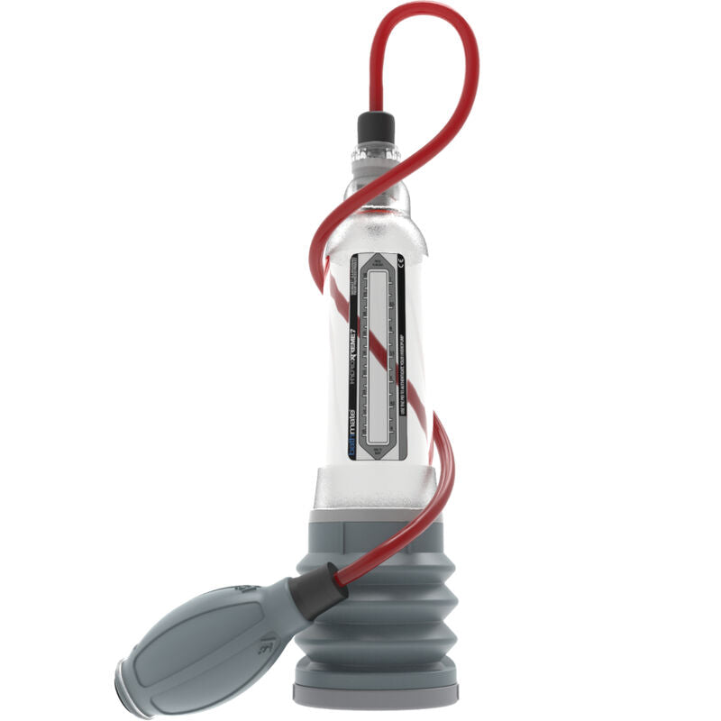 Pompe à eau Bathmate HydroXtreme 7, cylindre gradué avec soufflet gris et poire reliée par tuyau rouge
